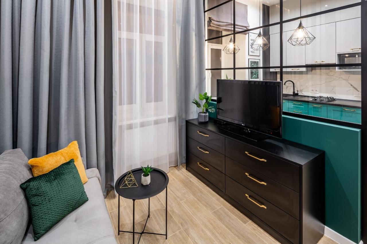 Emerald Lux Apartment. Livein利沃夫 外观 照片
