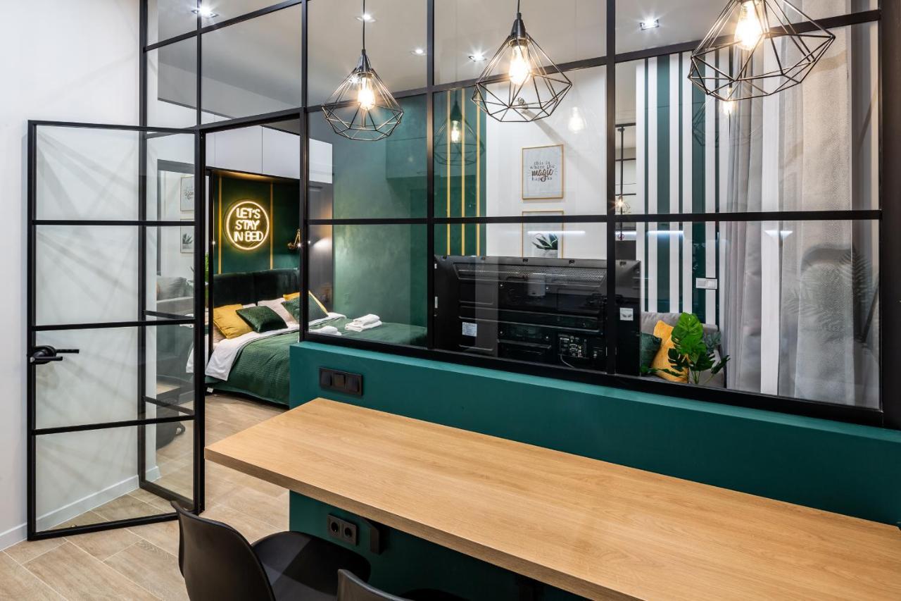 Emerald Lux Apartment. Livein利沃夫 外观 照片