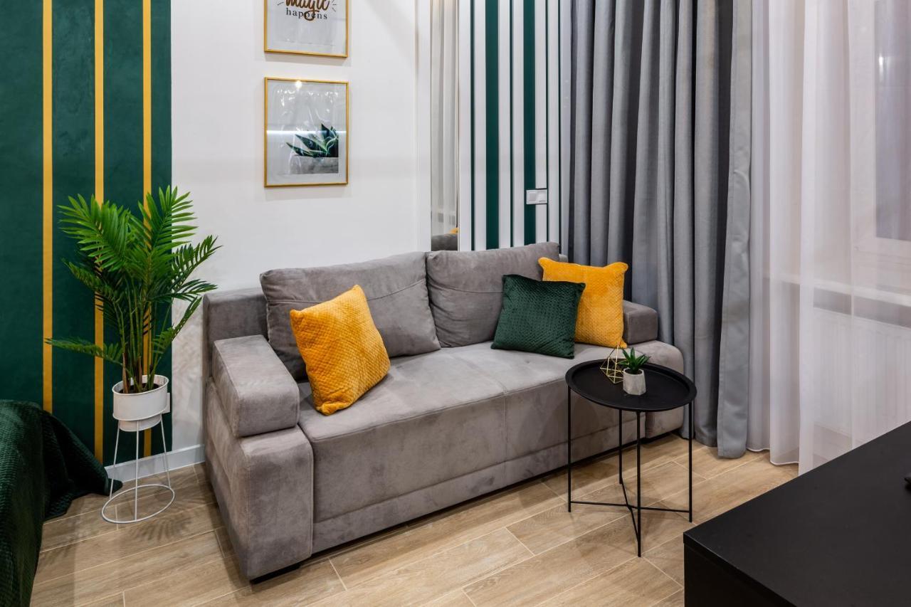 Emerald Lux Apartment. Livein利沃夫 外观 照片
