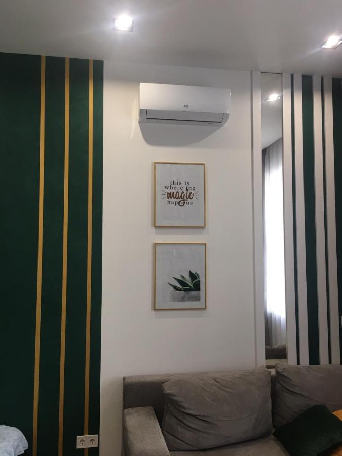 Emerald Lux Apartment. Livein利沃夫 外观 照片